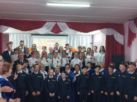 Традиционной встрече обучающихся Каракулинской школы с хором ветеранов &quot;Фронтовых годов голоса&quot; более 20 лет!.